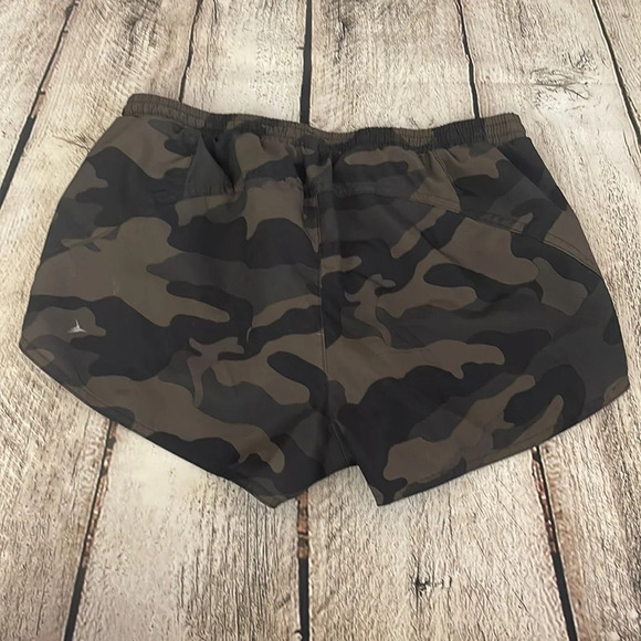 Women’s Old Navy camouflage lined shorts Small - Picture 2 of 4